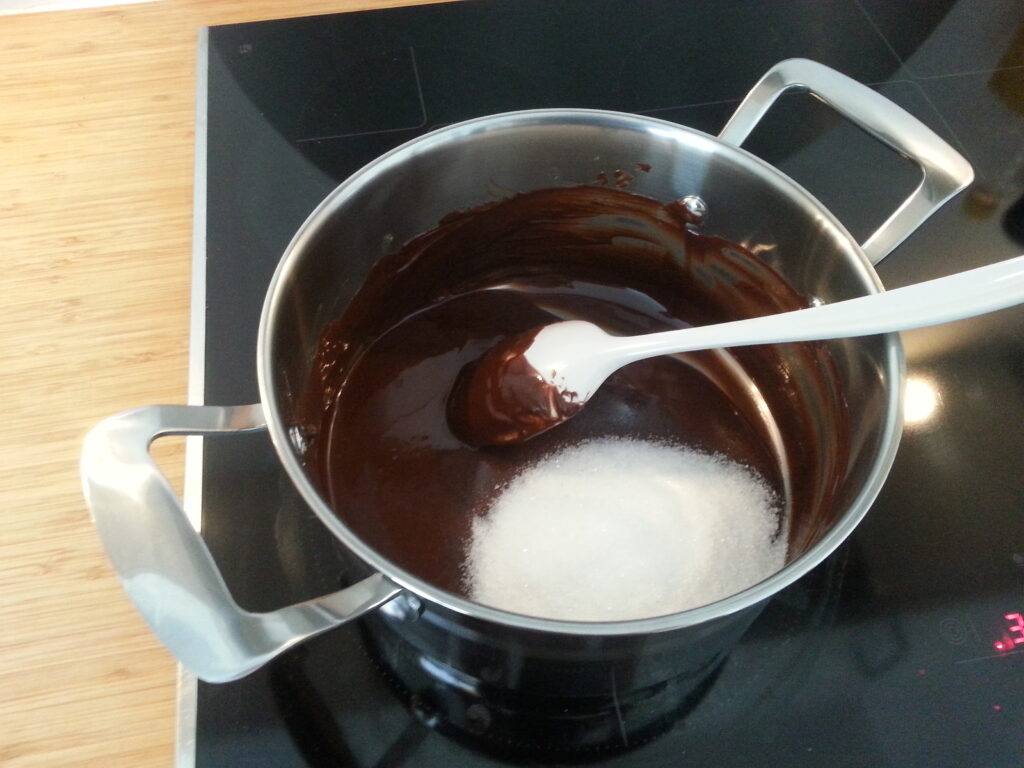 Krakelerede chokoladetoppe
