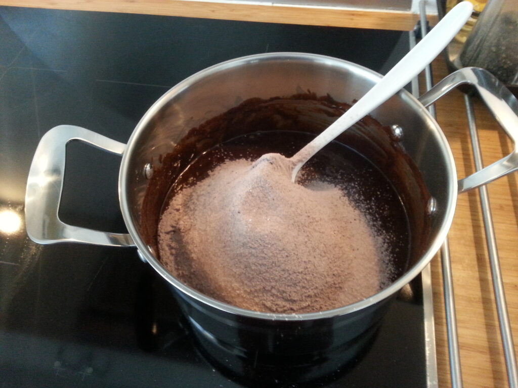Krakelerede chokoladetoppe