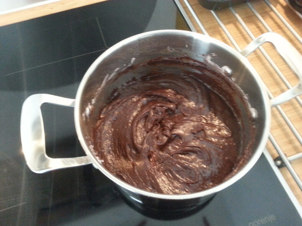Krakelerede chokoladetoppe